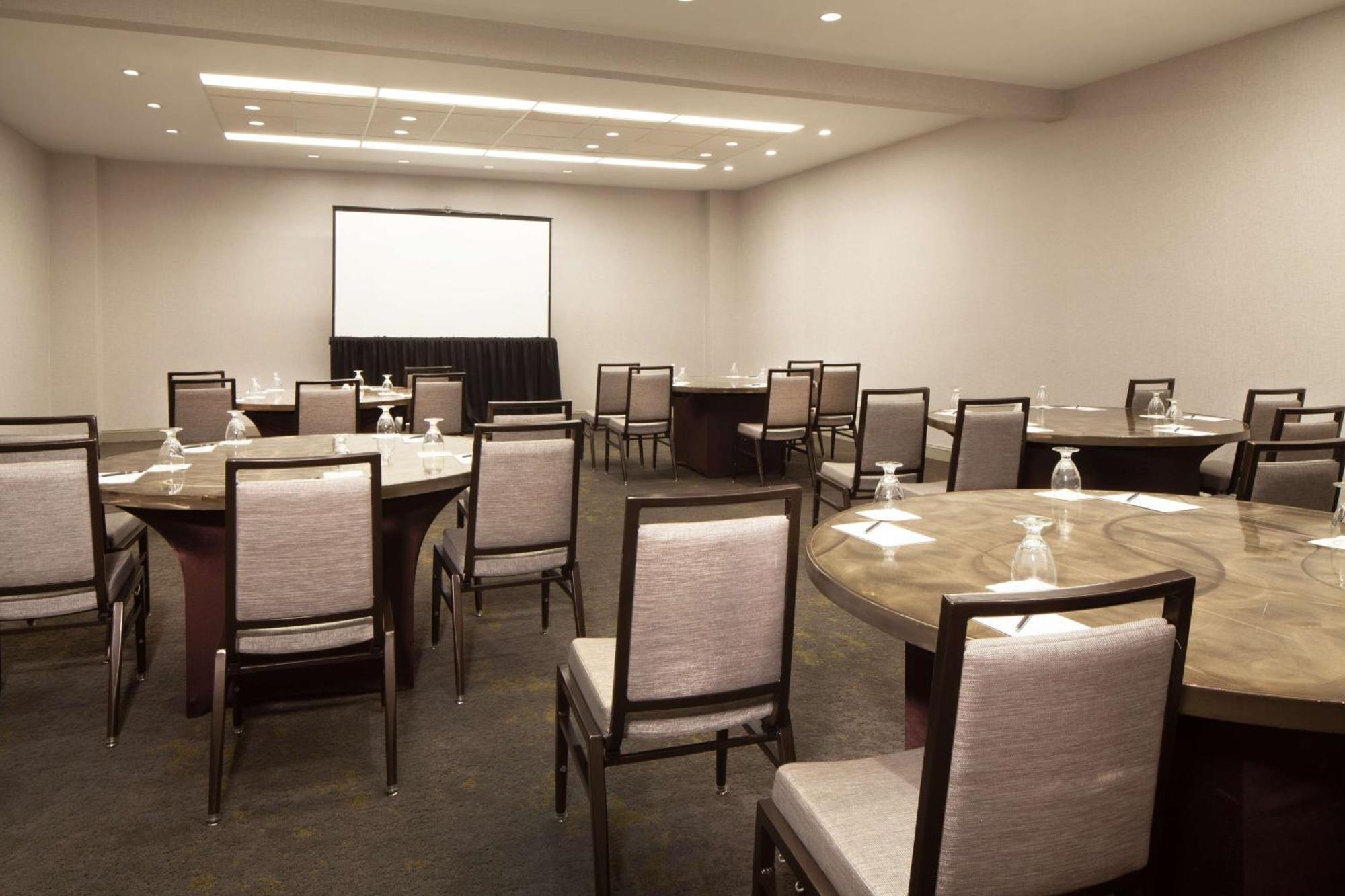 Hilton Atlanta/Marietta Hotel & Conference Center Екстер'єр фото
