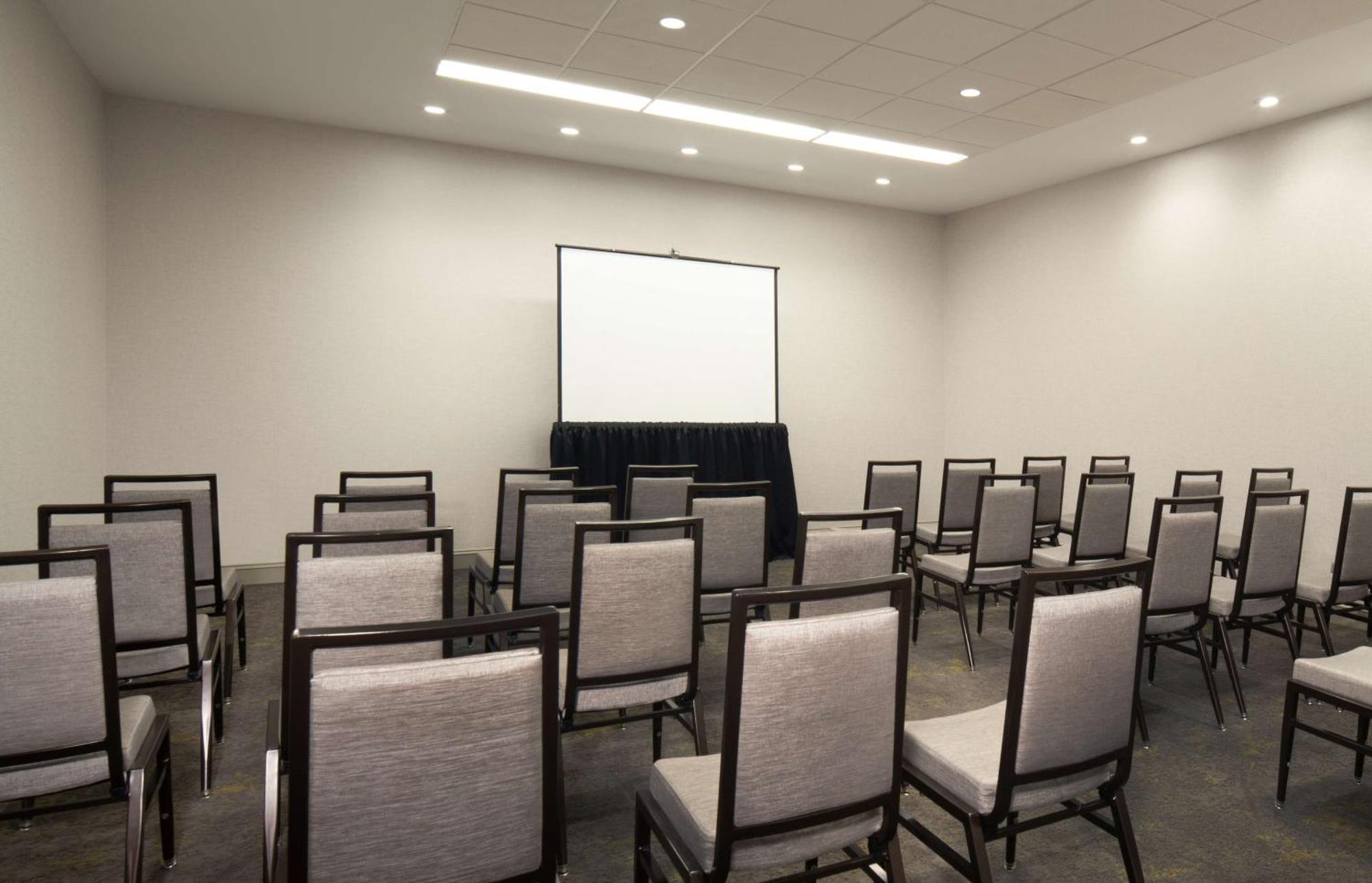 Hilton Atlanta/Marietta Hotel & Conference Center Екстер'єр фото