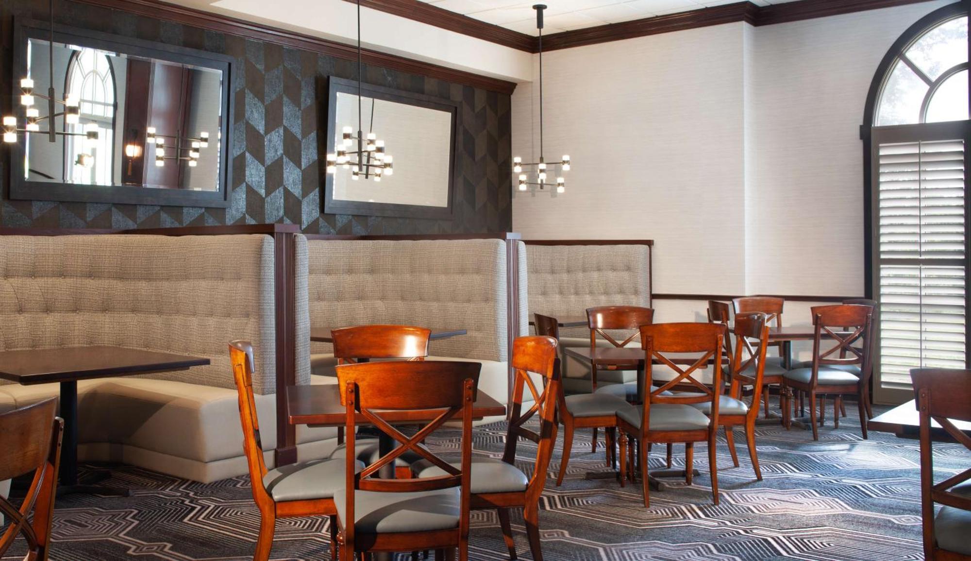 Hilton Atlanta/Marietta Hotel & Conference Center Екстер'єр фото