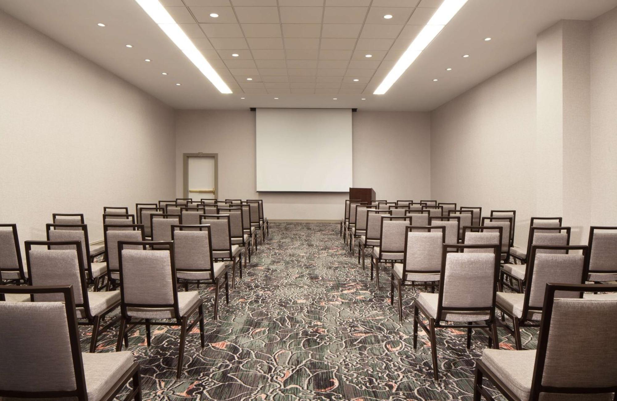 Hilton Atlanta/Marietta Hotel & Conference Center Екстер'єр фото