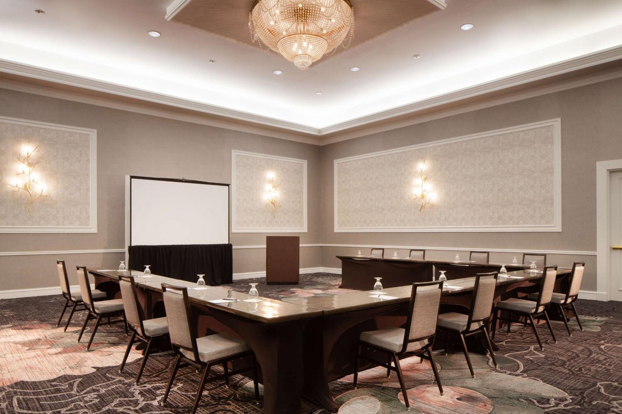 Hilton Atlanta/Marietta Hotel & Conference Center Екстер'єр фото