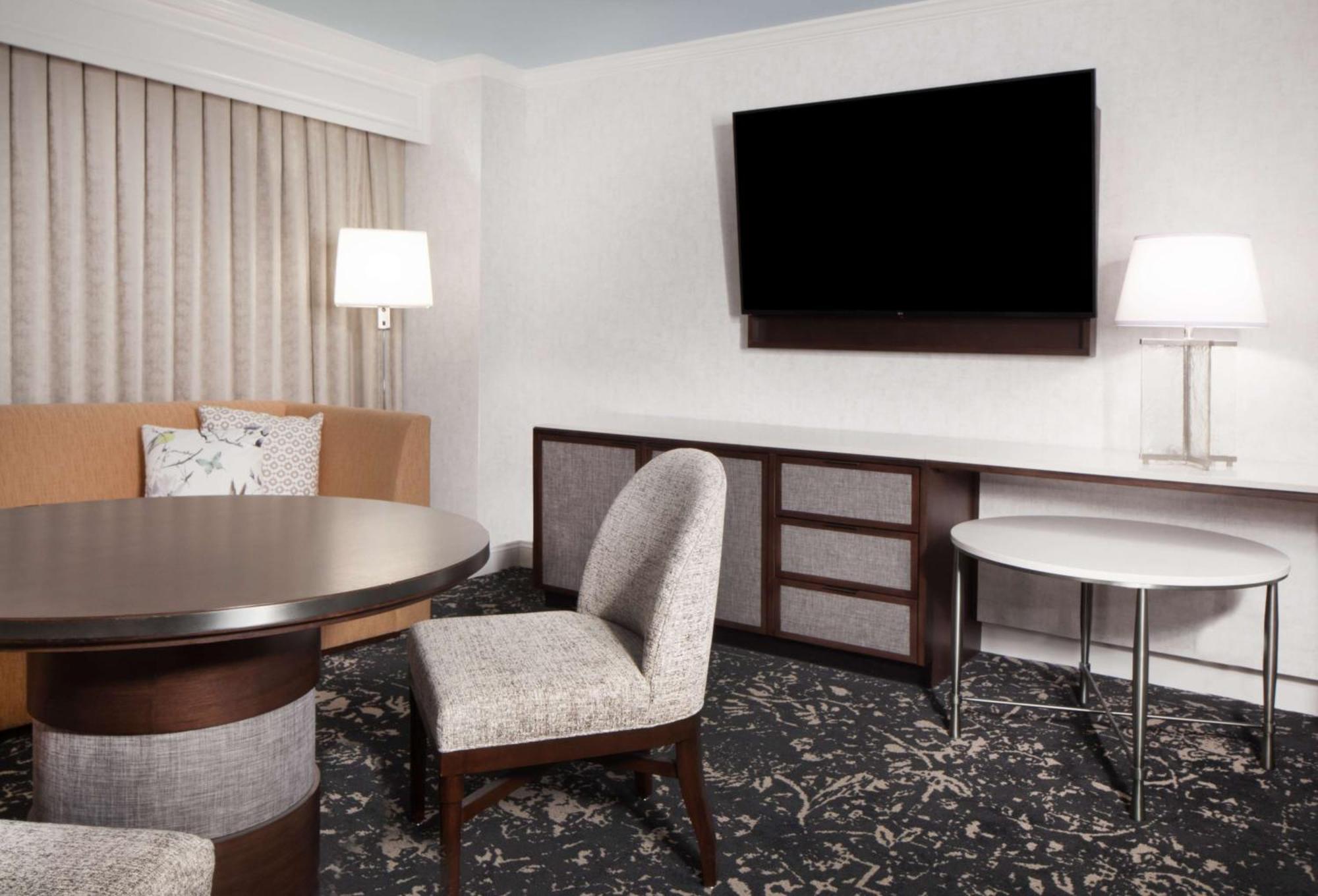Hilton Atlanta/Marietta Hotel & Conference Center Екстер'єр фото