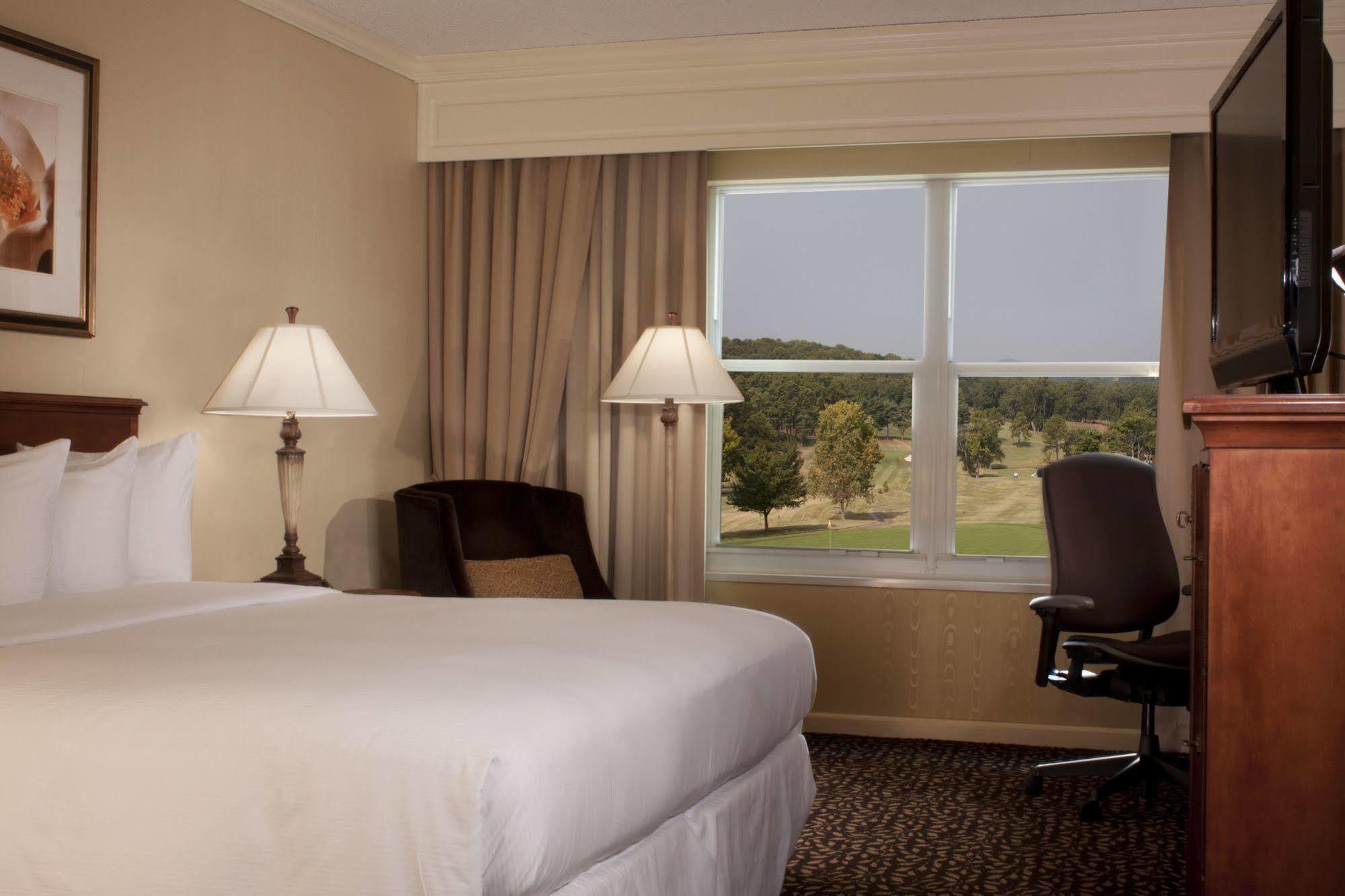 Hilton Atlanta/Marietta Hotel & Conference Center Номер фото